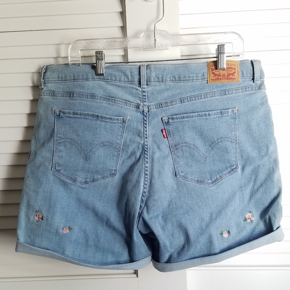 LEVI'S Light Wash High Rise Classic Short Embroidered Floral 32 - Picture 3 of 4